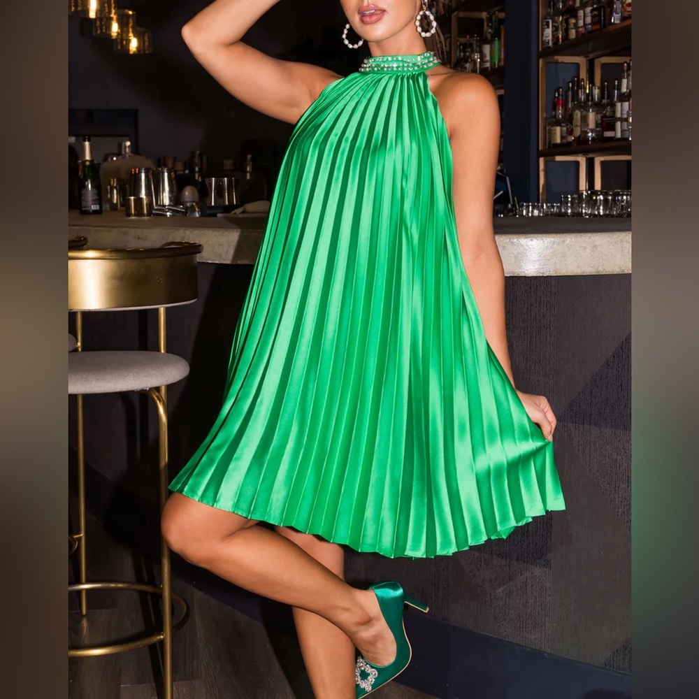 👗💕Flying Tomato Jade Embellished Halter Neck Dress👗💕